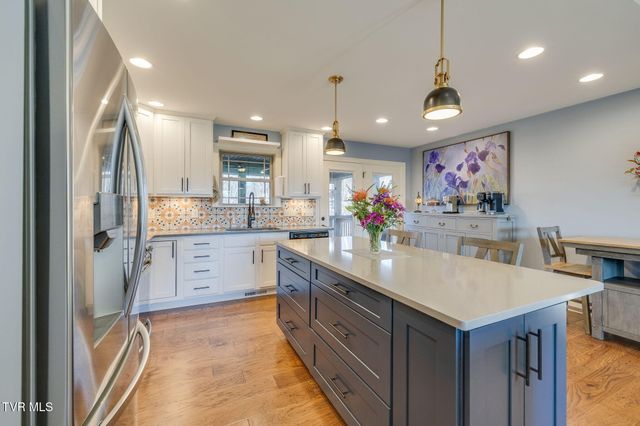 136 Roy Phillips Road, Jonesborough, TN 37659