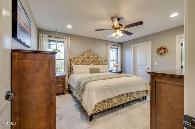 136 Roy Phillips Road, Jonesborough, TN 37659