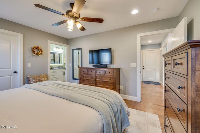 136 Roy Phillips Road, Jonesborough, TN 37659