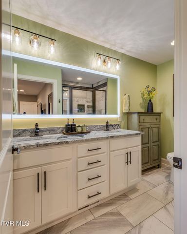 136 Roy Phillips Road, Jonesborough, TN 37659