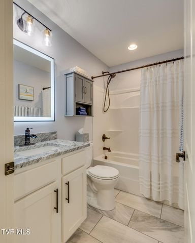 136 Roy Phillips Road, Jonesborough, TN 37659