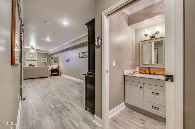 136 Roy Phillips Road, Jonesborough, TN 37659