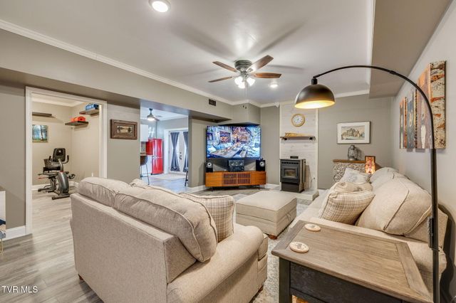 136 Roy Phillips Road, Jonesborough, TN 37659