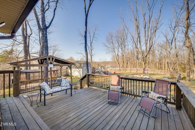 136 Roy Phillips Road, Jonesborough, TN 37659