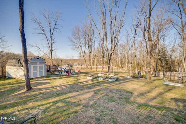 136 Roy Phillips Road, Jonesborough, TN 37659