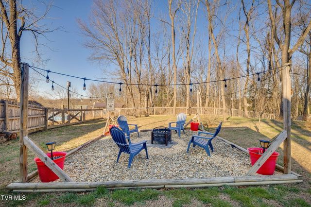 136 Roy Phillips Road, Jonesborough, TN 37659