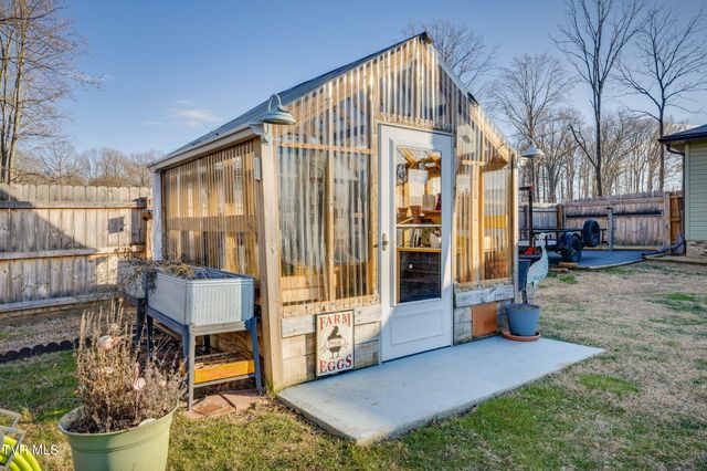 136 Roy Phillips Road, Jonesborough, TN 37659