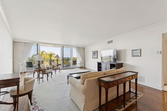 100 Royal Palm Way G5, Palm Beach, FL 33480