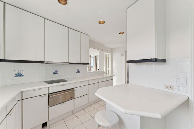 100 Royal Palm Way G5, Palm Beach, FL 33480