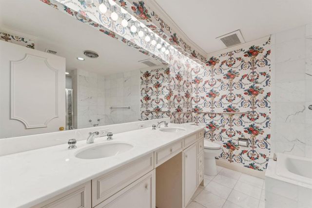 100 Royal Palm Way G5, Palm Beach, FL 33480