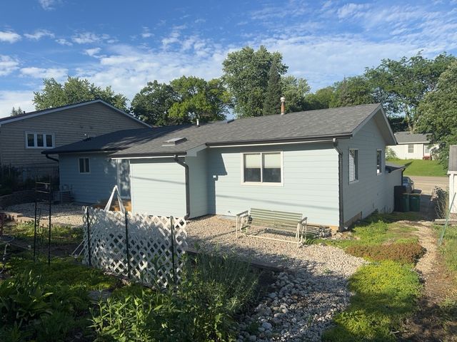 3829 EASTWAY Drive, Island Lake, IL 60042