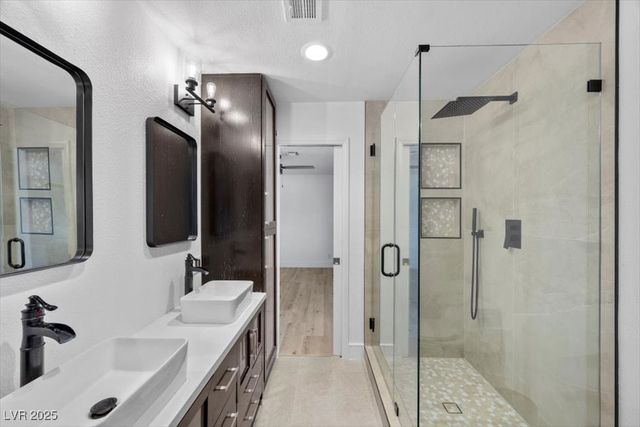 1695 Montessouri Street, Las Vegas, NV 89117