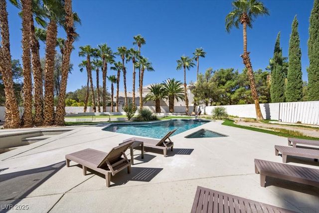 1695 Montessouri Street, Las Vegas, NV 89117