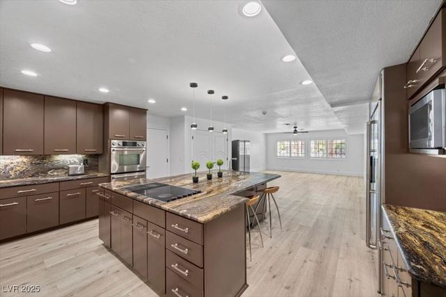 1695 Montessouri Street, Las Vegas, NV 89117