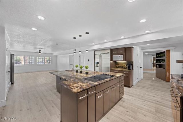 1695 Montessouri Street, Las Vegas, NV 89117