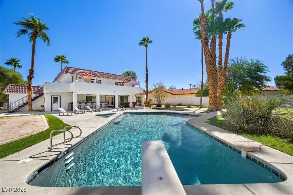 1695 Montessouri Street, Las Vegas, NV 89117