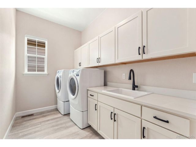 24663 E 36th Ave, Aurora, CO 80019
