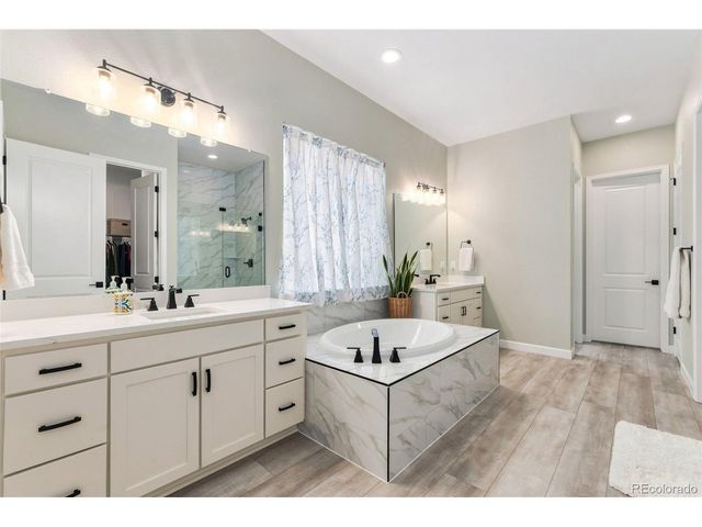 24663 E 36th Ave, Aurora, CO 80019