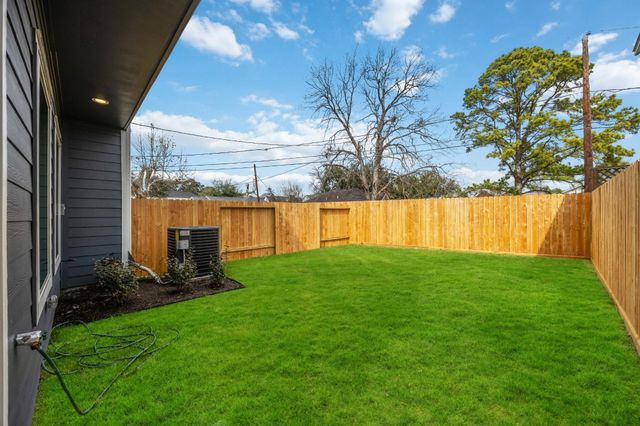 1125 E 24th Street, Houston, TX 77009