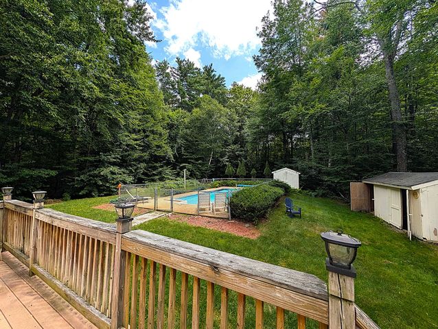 2 Nutfield Dr, Londonderry, NH 03053