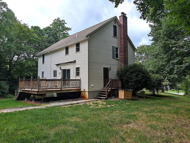 2 Nutfield Dr, Londonderry, NH 03053
