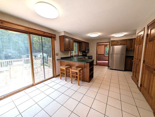 2 Nutfield Dr, Londonderry, NH 03053