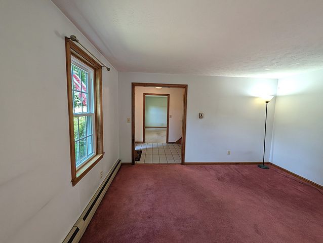 2 Nutfield Dr, Londonderry, NH 03053