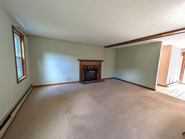 2 Nutfield Dr, Londonderry, NH 03053