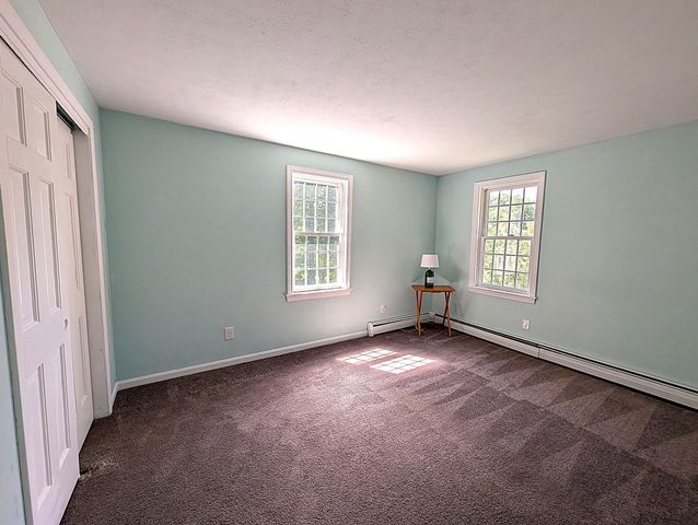 2 Nutfield Dr, Londonderry, NH 03053