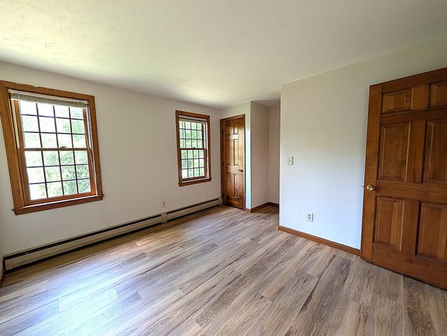 2 Nutfield Dr, Londonderry, NH 03053