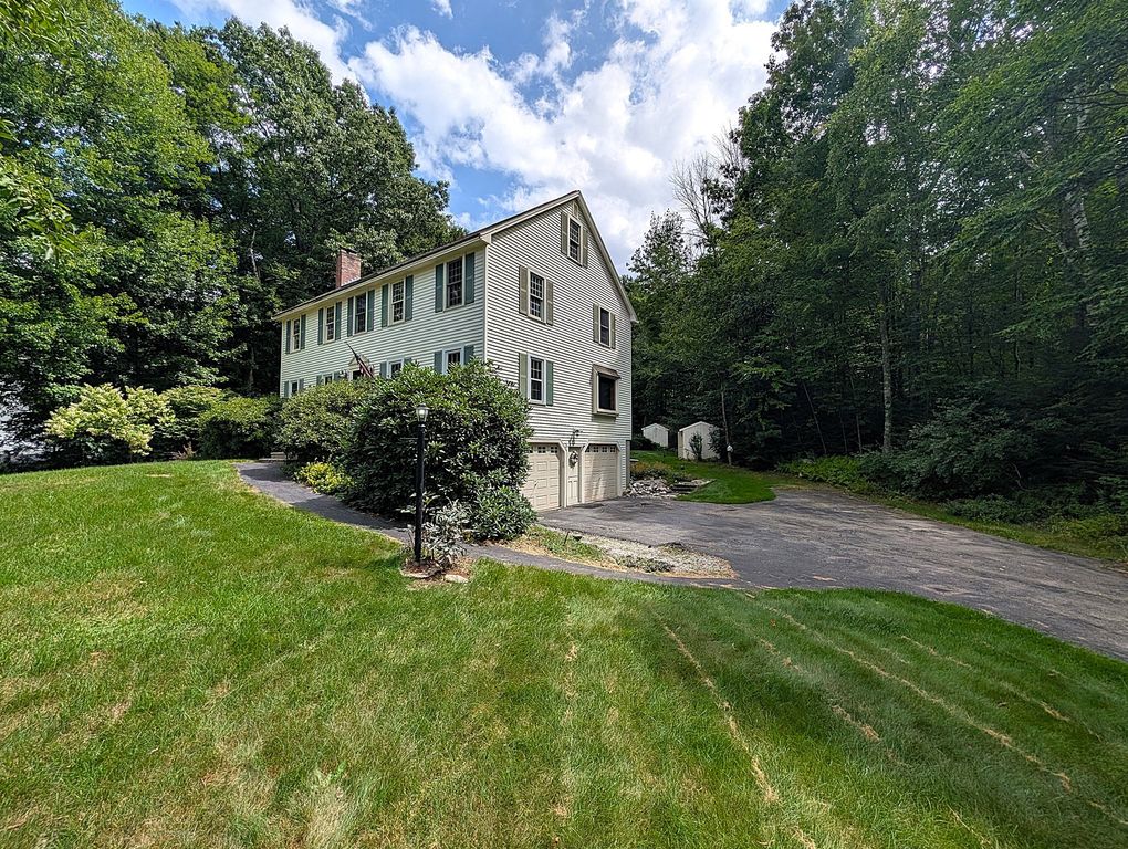 2 Nutfield Dr, Londonderry, NH 03053