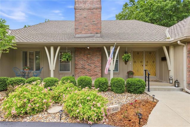 301 S Stevenson Street, Olathe, KS 66061