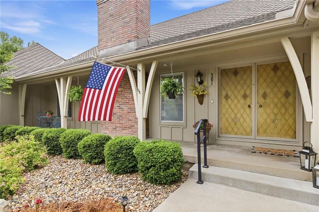 301 S Stevenson Street, Olathe, KS 66061