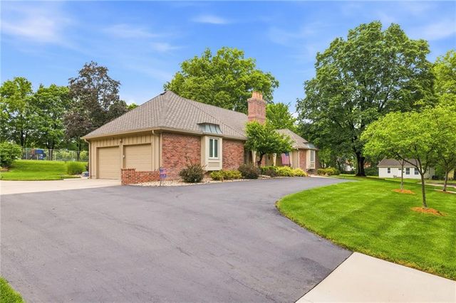 301 S Stevenson Street, Olathe, KS 66061