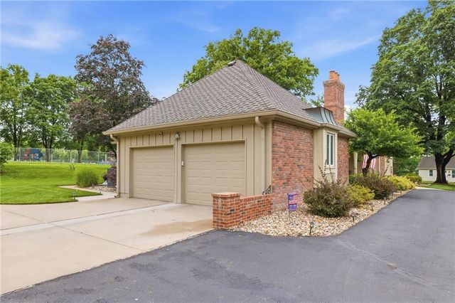 301 S Stevenson Street, Olathe, KS 66061