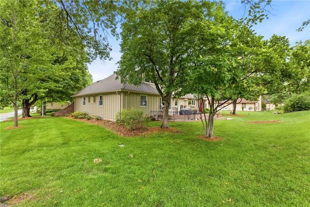 301 S Stevenson Street, Olathe, KS 66061