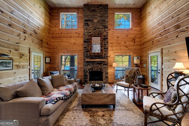 466 Murray Cove Road, Tiger, GA 30576