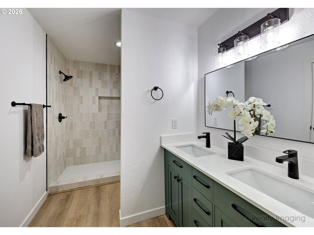 7790 Sw GEARHART Dr, Beaverton, OR 97007