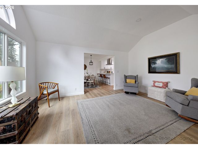 7790 Sw GEARHART Dr, Beaverton, OR 97007