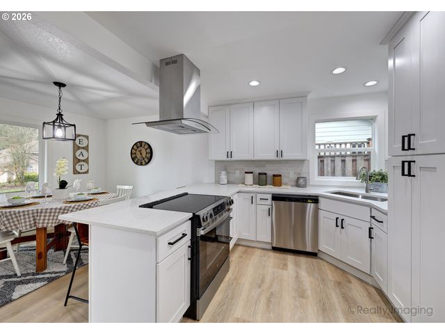 7790 Sw GEARHART Dr, Beaverton, OR 97007