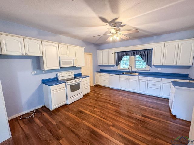 206 Park, Atlanta, TX 75551