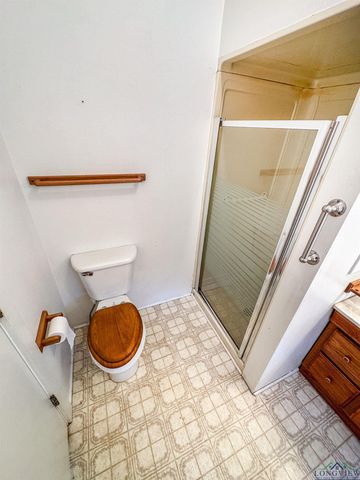 206 Park, Atlanta, TX 75551