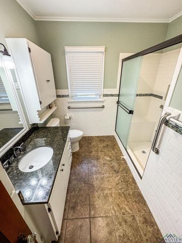 206 Park, Atlanta, TX 75551