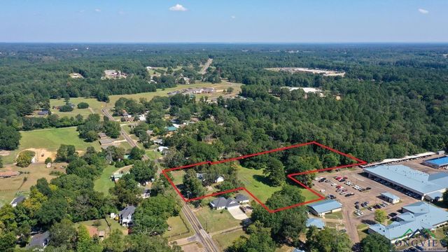 206 Park, Atlanta, TX 75551