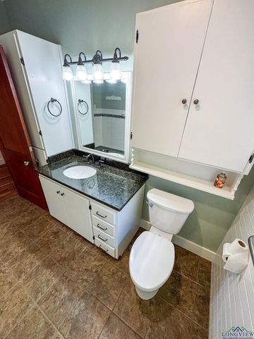 206 Park, Atlanta, TX 75551