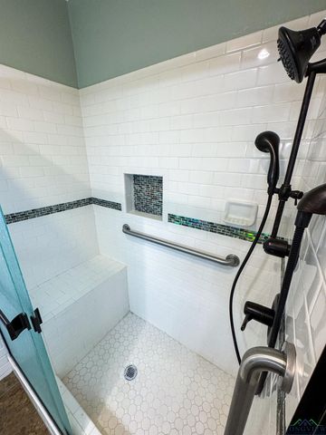 206 Park, Atlanta, TX 75551