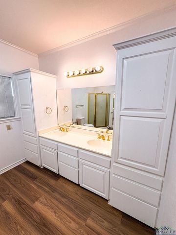 206 Park, Atlanta, TX 75551