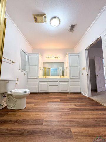 206 Park, Atlanta, TX 75551