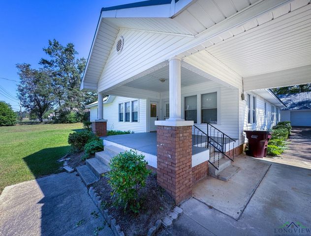 206 Park, Atlanta, TX 75551