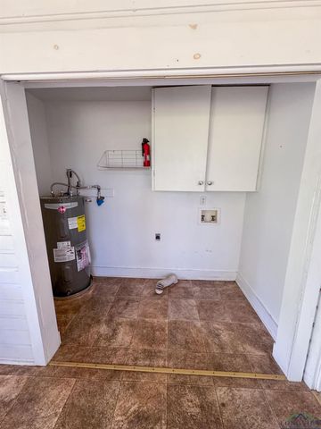 206 Park, Atlanta, TX 75551